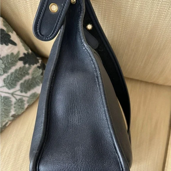 Vintage Coach Navy Legacy Zip #9966 Leather Shoulder Bag with Gold Hardware - Picture 10 of 11